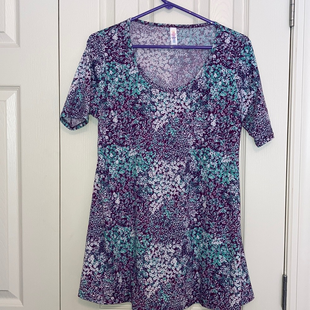 🙂LuLaRoe Perfect T